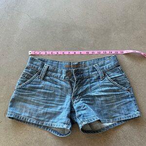 Y2K Low Waisted Mossimo Supply Co. Classic Blue Jean Shorts